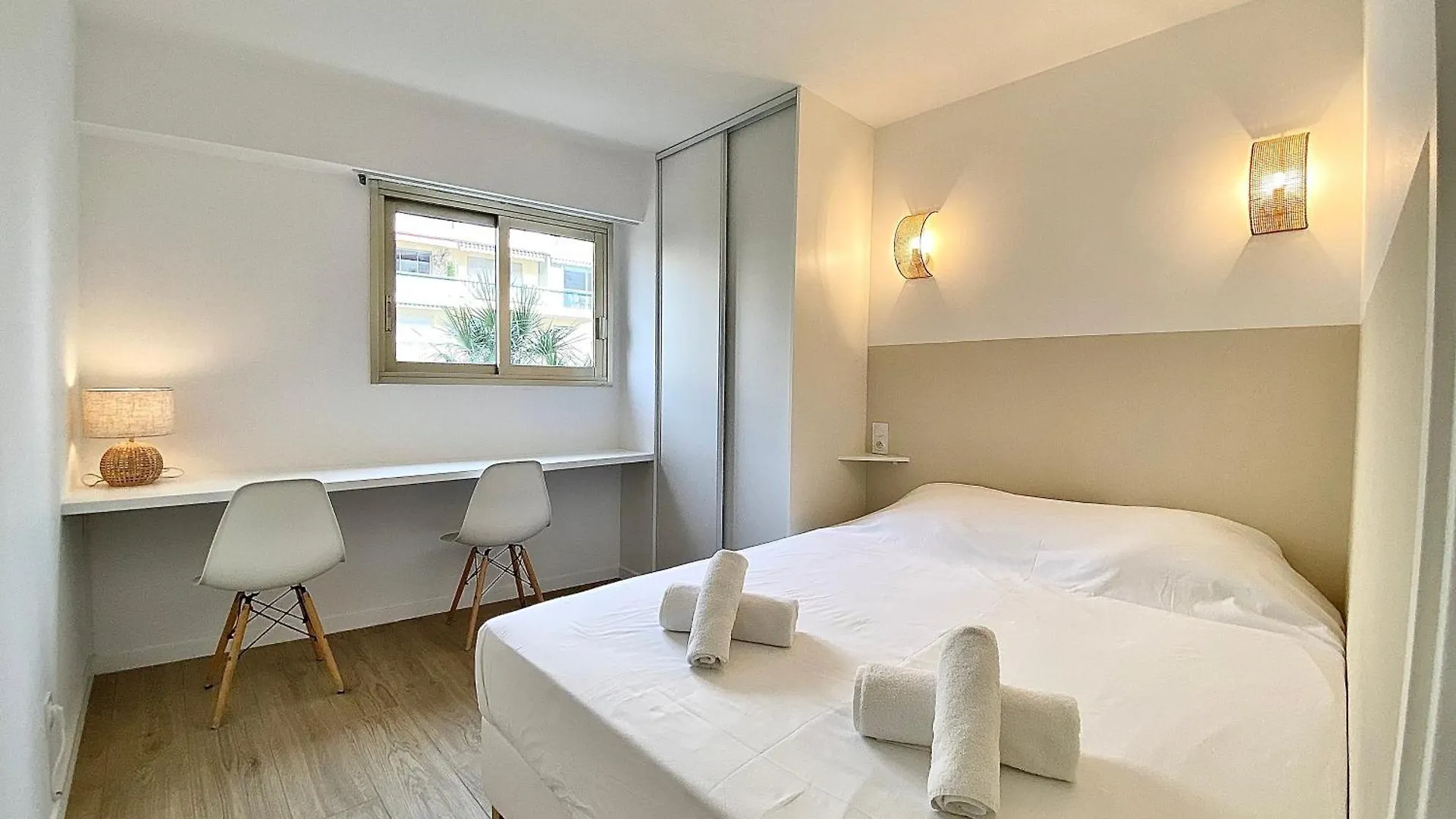 Appartement Cannes 2 Chambres - 14J 0*,  France
