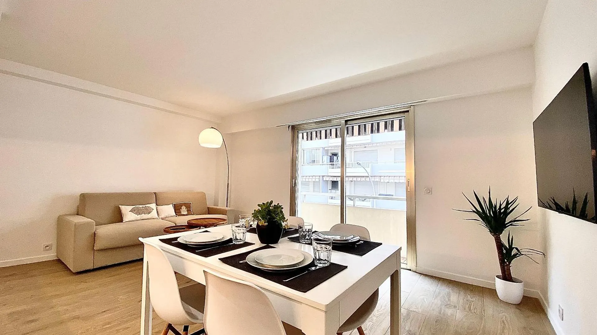 Appartement Cannes 2 Chambres - 14J Francie